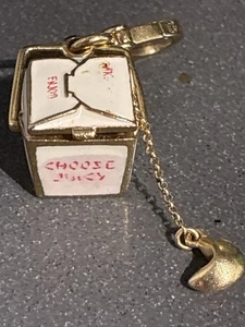 JUICY COUTURE ELIGE JUGOSA CAJA CHINA PARA LLEVAR ENCANTO CON GALLETA DE LA FORTUNA - Imagen 1 de 8