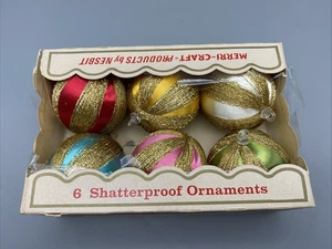 6 adornos navideños Merri-Craft dorados con caja irrompible Nesbit vintage - Imagen 1 de 5