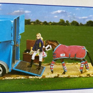 Barbie Pferdedecke & Stiefel Breyer NEU! - Bild 1 von 7
