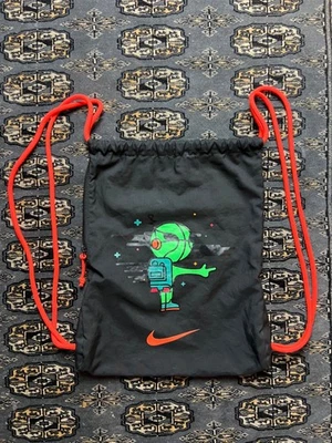 Vtg Nike Raygun Backpack - Image 1 of 4