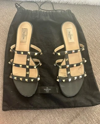 Sandalias planas Valentino Garavani Gladiator - negras y doradas - con talla 37,5 - ITALIA Foto 1 de 3