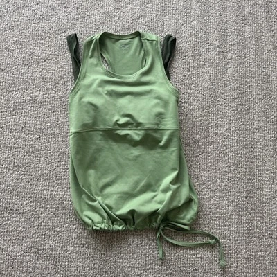 Blusa de treino C9 feminina pequena sem mangas verde claro ioga com sutiã embutido - Imagem 1 de 4