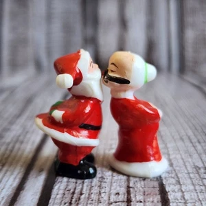 Vintage Miniature Kissing Santa & Mrs. Claus Figures Made Hong Kong Christmas - Foto 1 di 5
