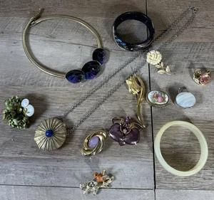 Vintage Costume Jewelry Lot Of 13 Pill Boxes Brooches And More - Picture 1 of 24