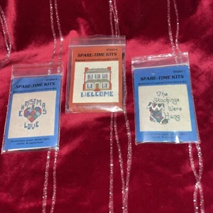 VINTAGE Lot of 3 Spare-Time CHRISTMAS Kits Beginner's Counted Cross Stitch Kit - Picture 1 of 8