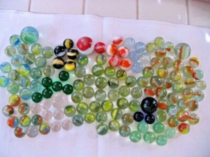 Mixed Lot of 132 Vintage Estate Find Glass Marbles Bumblebees Cat's Eye etc. - Picture 1 of 7