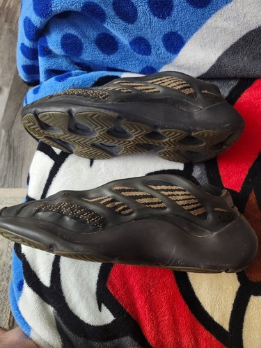 Adidas Yeezy 700 marrone argilla taglia 13