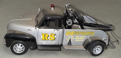 Welly 1953 Chevrolet Tow Truck RS Road Service Silver 1:24 Diecast RARE DAMAGE - Image 1 of 4