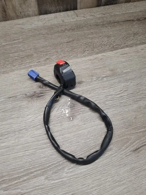 2008 08 07-08 Yamaha YZF-R1 YZFR1 manillar lateral derecho controles interruptores  Foto 1 de 4