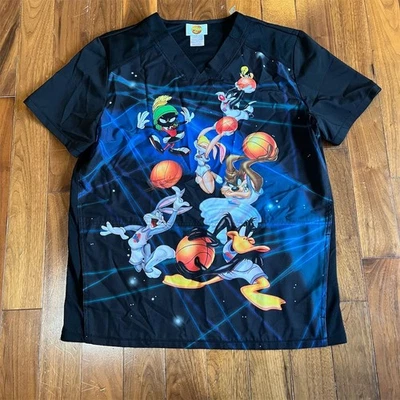 Blusa Spacejam unissex Space Jam Tooniforms gola V esfoliante tamanho G multicolorida - Imagem 1 de 4