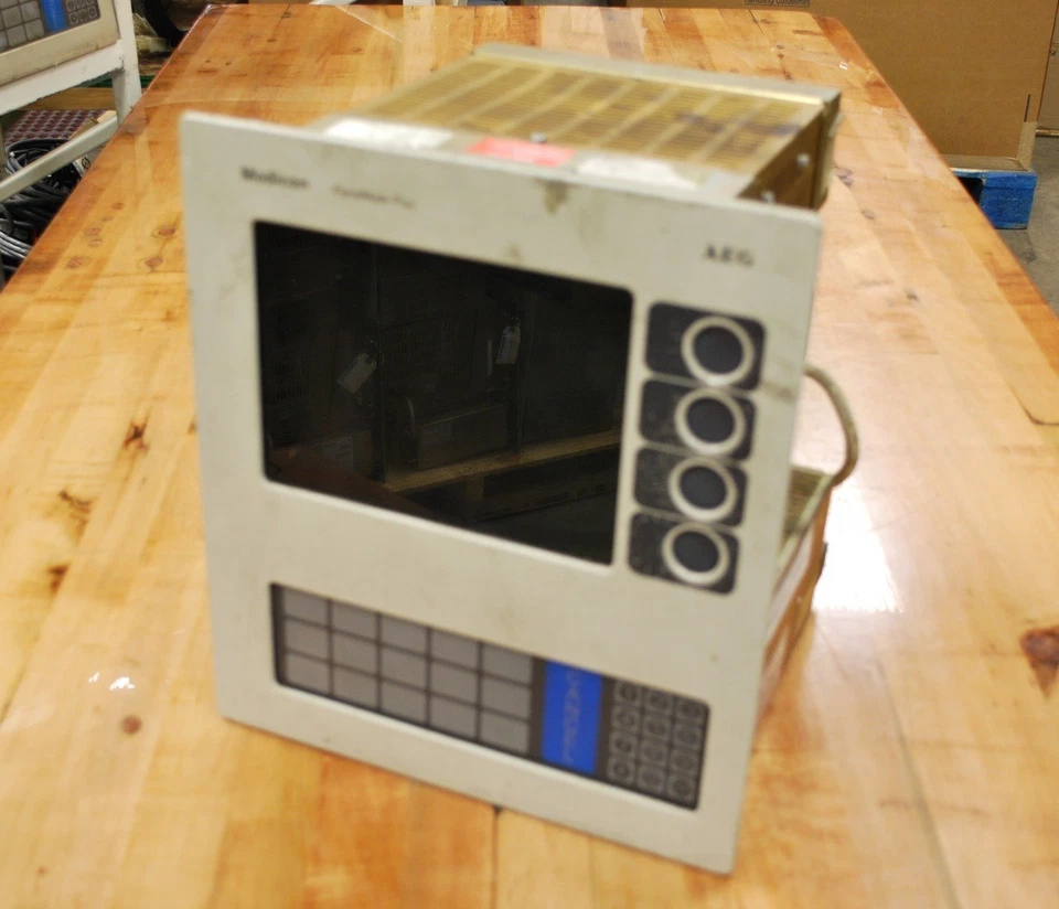 AEG Schneider Automation MM-PM22-200, 92-00670-03 Operator Interface - USED - Image 1 of 4