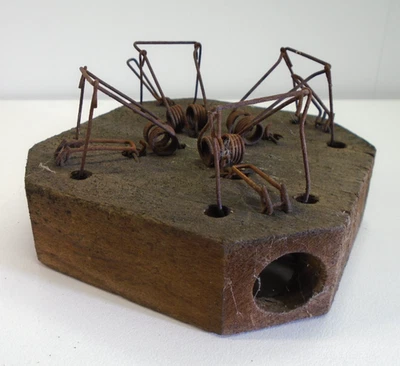 Vtg Wood Victor Four Hole Choker Mouse Trap Rodent Control Retro House Trap - Image 1 of 4