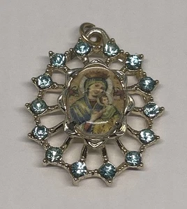 Ciondolo vintage Madonna e Bambino strass blu tono oro medaglia religiosa - Foto 1 di 8
