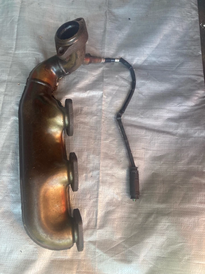 04-08 Chrysler Crossfire Colector de escape lado pasajero derecho con sensor O2 Foto 1 de 1