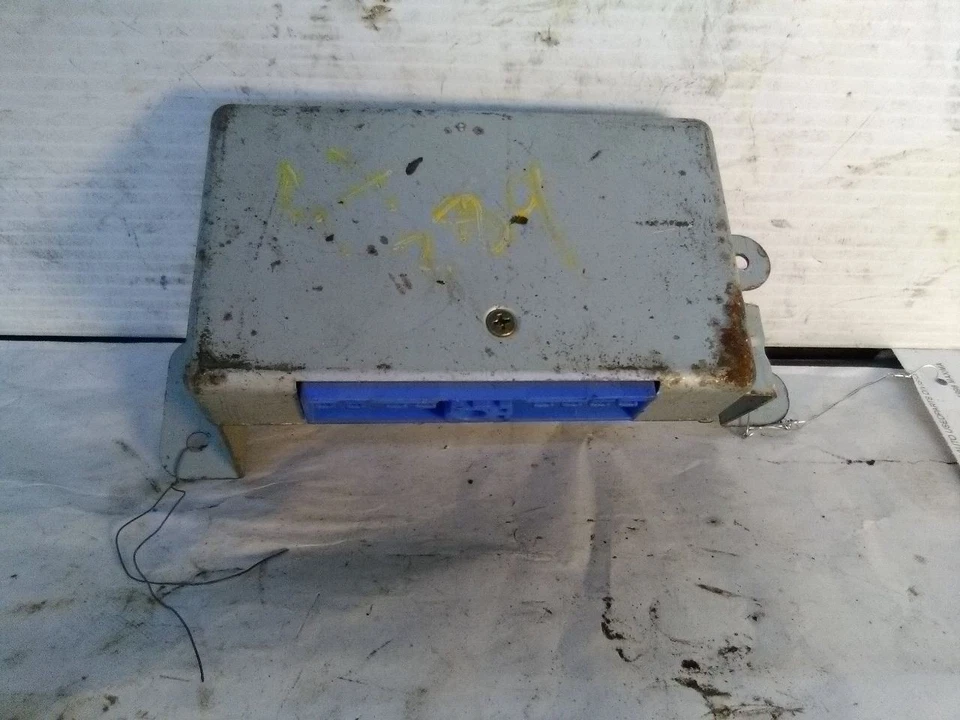 Módulo de transmissão 98 Infiniti i30 chassi ECM - Imagem 1 de 4