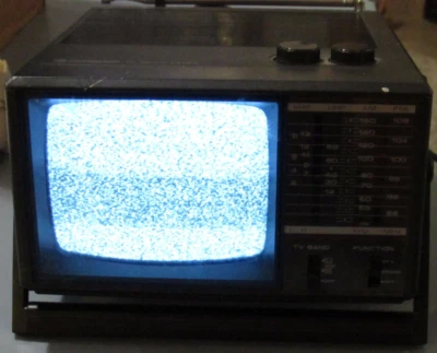 SAMSUNG PORTABLE VINTAGE TB0561 AC/DC AM/FM RADIO TV    BOTH WORK - Image 1 of 4