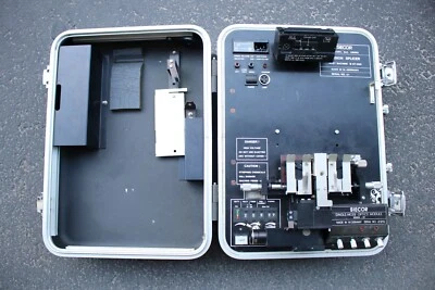 Empalmadora de fusión SIECOR M67-000 con módulo óptico monomodo. Foto 1 de 4