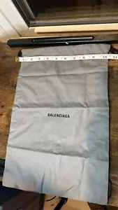 Bolsa para el polvo de zapatos BALENCIAGA + cordones - Imagen 1 de 6