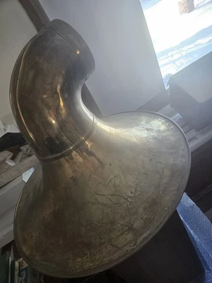 SOUSAPHONE BESON HECHO EN INGLATERRA 26" CAMPANA SOLO LLANTA REDONDA COMO ESTÁ VER FOTOS Foto 1 de 4