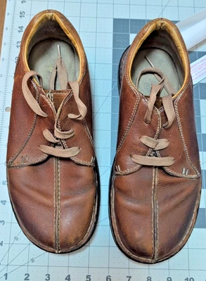 Dr. Martens 9 Womens VTG Docs Brown Leather Split Toe Oxford Shoes - Image 1 of 4