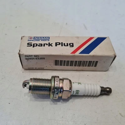 Bujía Nissan OE 22401-53J05 Primera P10 2.0 - Imagen 1 de 2