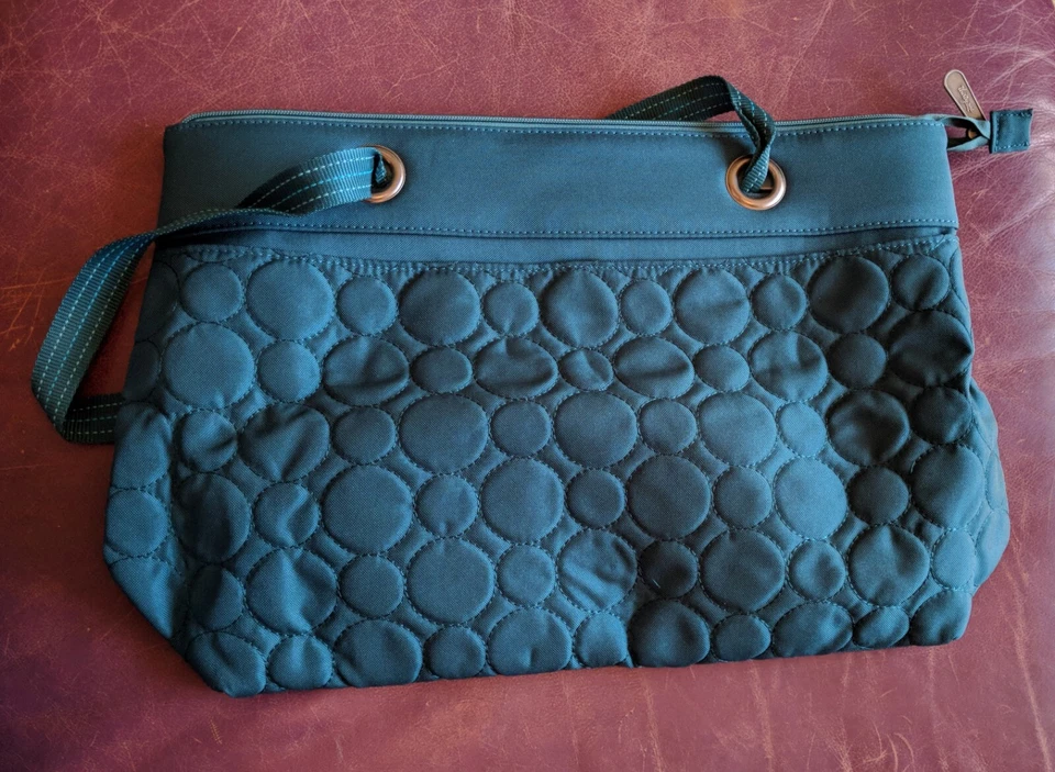 Bolso versátil Thirty-One Vary You en puntos acolchados de jade Foto 1 de 1