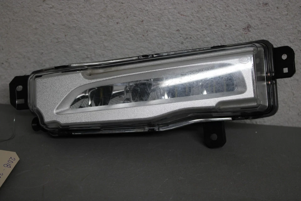 BMW X3 2018 2019 luz antiniebla lateral izquierda Foto 1 de 4