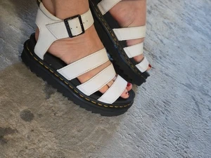 DR MARTENS BLAIRE WHITE SANDALS LADIES SIZE UK4 EUR37 GENUINE - Picture 1 of 17