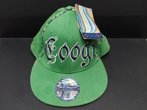 *NUOVO* CAPPELLO BERRETTO BASEBALL VINTAGE COOGI verde aderente taglia 8 raro nuovo con etichette - Foto 1 di 6