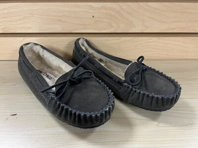 NWOB Minnetonka Cally Womens 6  Gray Suede Moccasin Slippers 4015 Faux Fur - Image 1 of 4