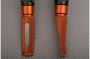 Pareja Reposapiés Delanteros Naranja-Titanio YAMAHA BT 1100 Bulldog 2005-2007 - Picture 1 of 8