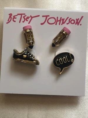 Zapatilla deportiva Betsey Johnson Back to Cool lápiz genial desajuste tachuelas 2 pares de pendientes Foto 1 de 2
