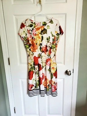 Vestido para mujer Gabby Skye estampado floral talla 10 nuevo con etiquetas ajuste y acampanado Foto 1 de 4