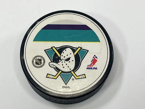 Vintage Official Anaheim Mighty Ducks Ice Hockey Puck Teemu Selanne #8 NHL Cover