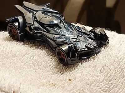 INCREDIBLE 2015 DC COMICS BATMAN VEHICLE MIDNIGHT BLUE, PUT THE CROOKS IN JAIL! - Image 1 of 4