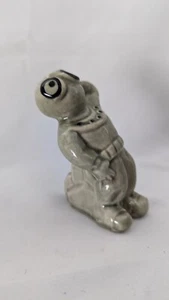 Vintage schager Astronaut Frosch wie Keramik Salz Pfefferstreuer Schnickschnack - Bild 1 von 14
