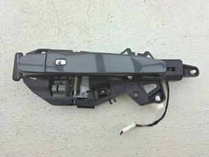 2018-2019 GMC Terrain Front Right Exterior Door Handle w/ Bracket 13521820 OEM - Picture 1 of 8