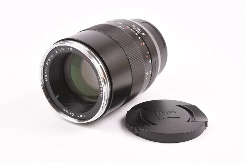 Zeiss 100mm f/2 ZE T* Makro-Planar MF Lens for Canon EF #06919 - Image 1 of 4
