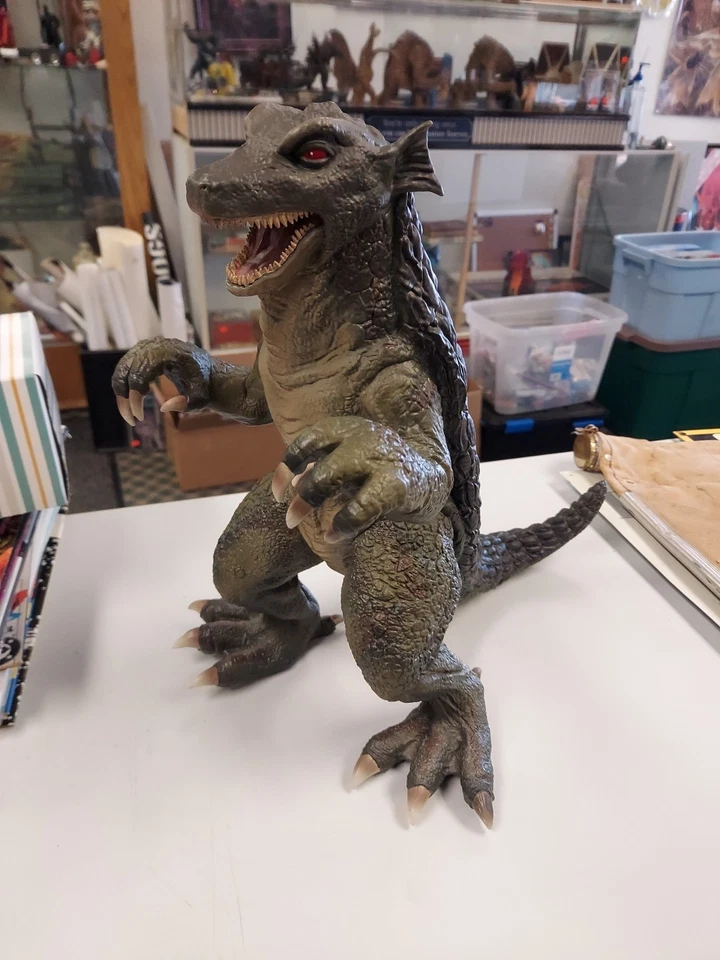 Titanic Creation Gorgo  Kaiju  30 cm  Bandai, X-Plus  Monster, Godzilla, Figure - Image 1 of 4