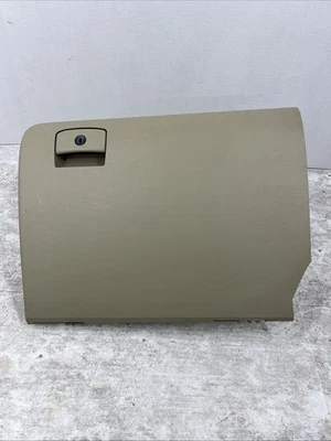 Nissan Altima 2007-2012 sedán guantera puerta 68501-JA00B bronceada sin llave OEM Foto 1 de 4