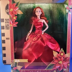 Muñeca Barbie de vacaciones 2022 Walmart exclusivo pelo rojo cara de odile vestido de pascua - Imagen 1 de 5