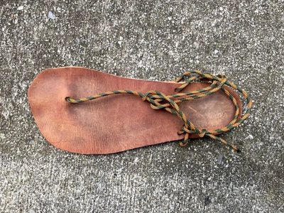 手工赤脚皮革凉鞋男式 9/女式 11 码(如 Luna Earth) — 第 1/4 张图片