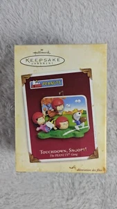 Hallmark Keepsake Ornament 2005 Touch Down Snoopy The Peanut Gang - Picture 1 of 3