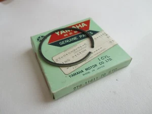 ANILLO DE PISTÓN ORIGINAL YAMAHA HT1MX ESTÁNDAR 276-11611-70-00 NUEVO DE STOCK - Imagen 1 de 2
