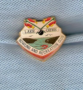 LAKE CATHIE LAWN BOWLING CLUB BADGE - Picture 1 of 1