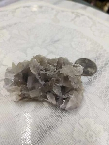 Natürliches Dogtooth Calcit und Fluorit Rohprobe - Bild 1 von 3