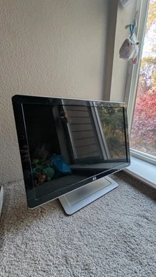 HP W2207H LCD Hewitt & Packard extendable 22 inch Monitor - Image 1 of 4
