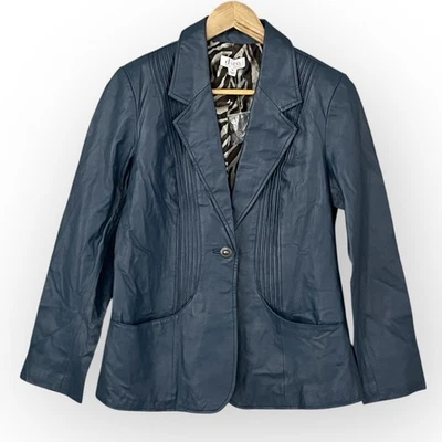 Denim & Co. QVC Mujer Pintuck Plisado Cuero Chaqueta Talla M Blazer Minimalista Elegante Foto 1 de 4