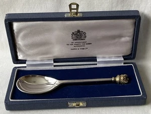 Cased Mappin & Webb Sterling Silver Queen Elizabeth 1977 Silver Jubilee Spoon. - Picture 1 of 7