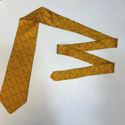 Corbata Brooks Brothers para hombre con estampado de delfines dorados 100 % seda hecha a mano en EE. UU. Foto 1 de 4